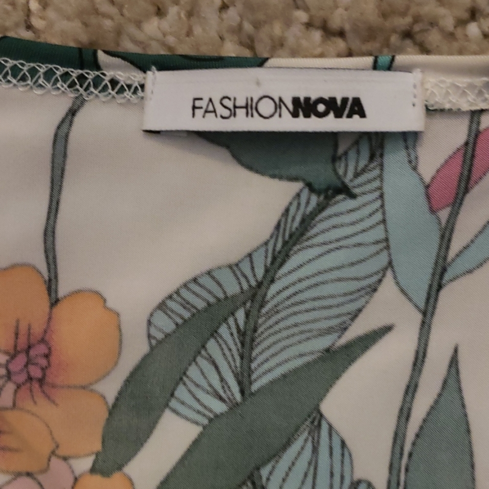 Clothes - Picture 3 of 4